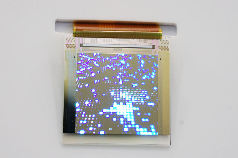 又一MicroLED新品！京瓷展出1.8英寸RGB MicroLED显示器