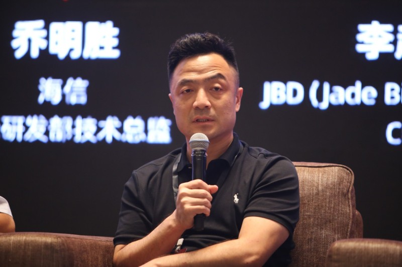 Micro LED如何迈过商业化门槛？5位行家这样说……